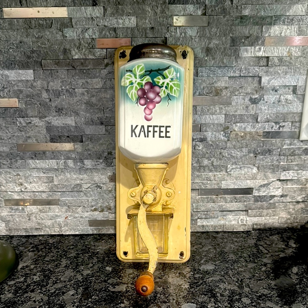 Cream Coffee & Tea Accessories for a Modern Kitchen